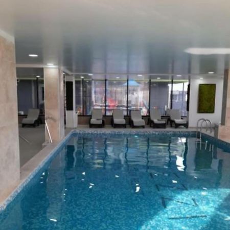 Alezzi Beach Vibe Family Studio With Spa Piscina Interioara Incalzita Sauna Jacuzzi Gym Năvodari Eksteriør bilde