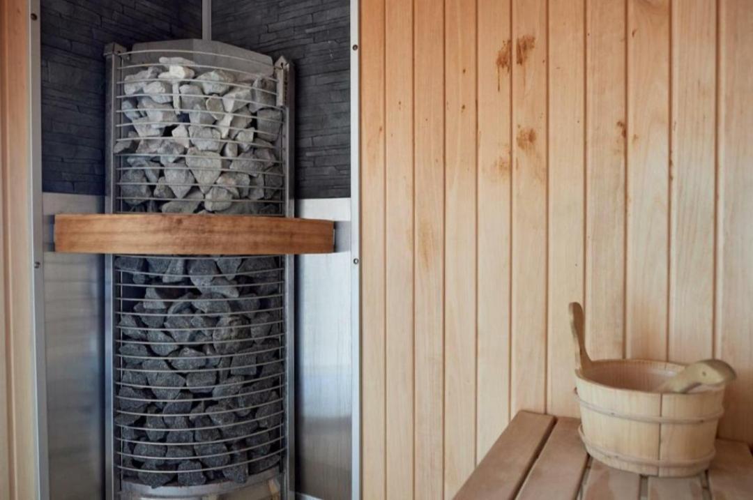 Alezzi Beach Vibe Family Studio With Spa Piscina Interioara Incalzita Sauna Jacuzzi Gym Năvodari Eksteriør bilde