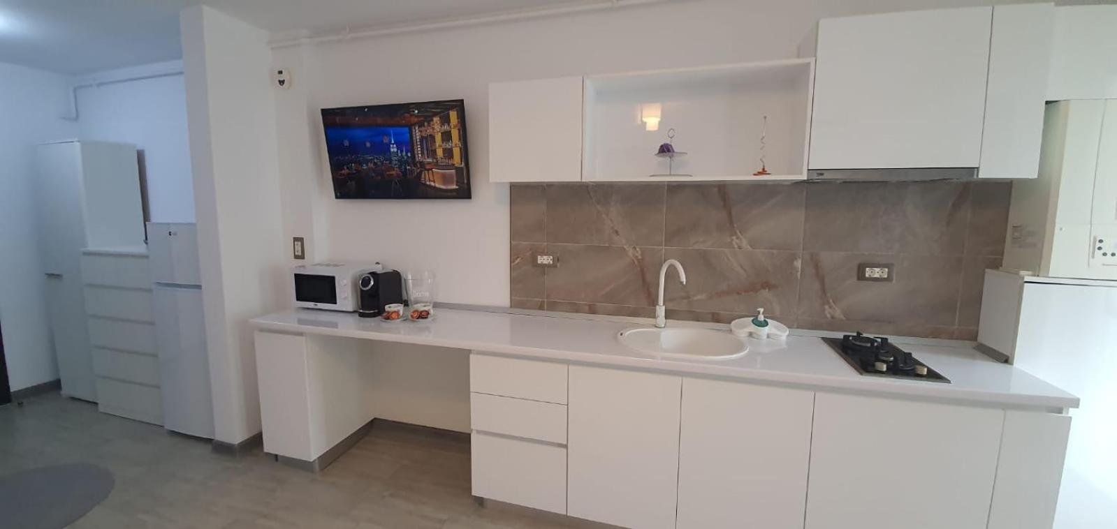 Alezzi Beach Vibe Family Studio With Spa Piscina Interioara Incalzita Sauna Jacuzzi Gym Năvodari Eksteriør bilde